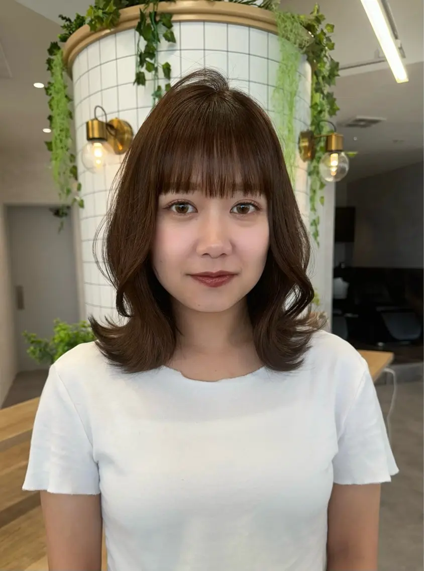 ミディアム カット ヘアカラー トリートメント レイヤー/髪質改善/ 飯尾百花のヘアスタイル
