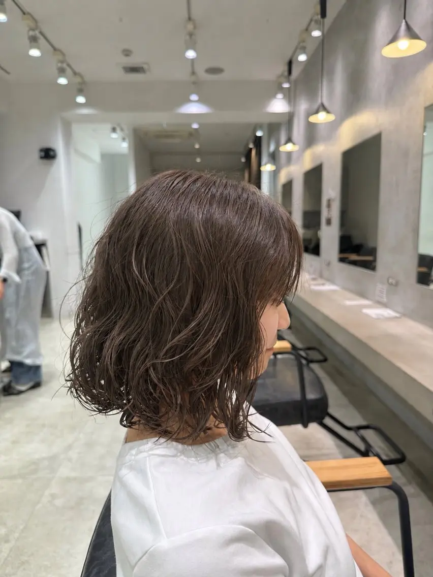 ミディアム パーマ 佐藤 萌のヘアスタイル