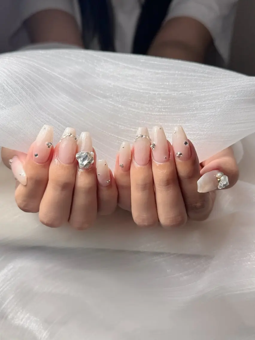 ネイル チークネイル フレンチネイル グラデーション 韓国ネイル マグネットネイル ハンドネイル Hana Nailのネイルデザイン