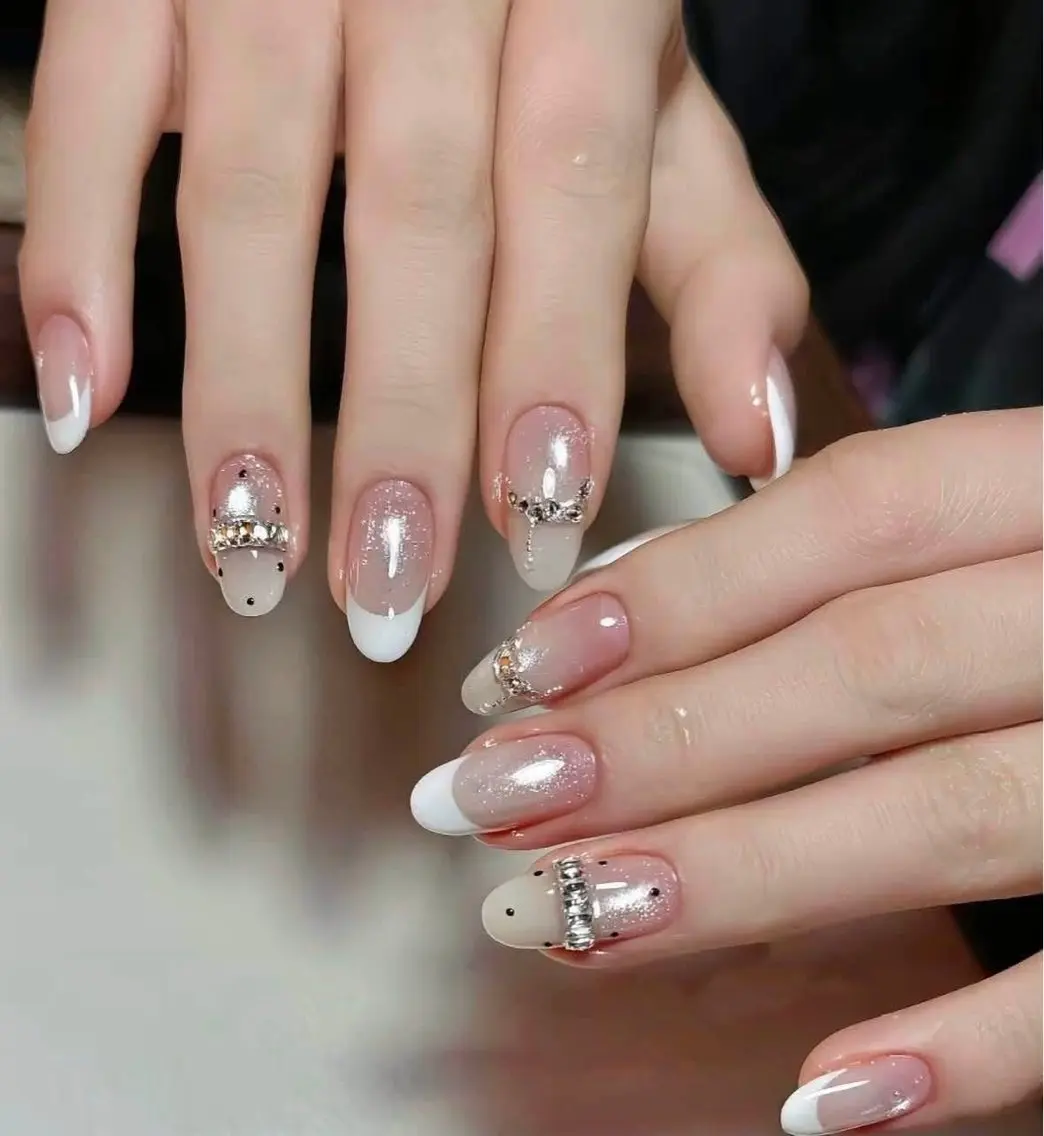 セミロング ハンドネイル T&D NailSalonのネイルデザイン