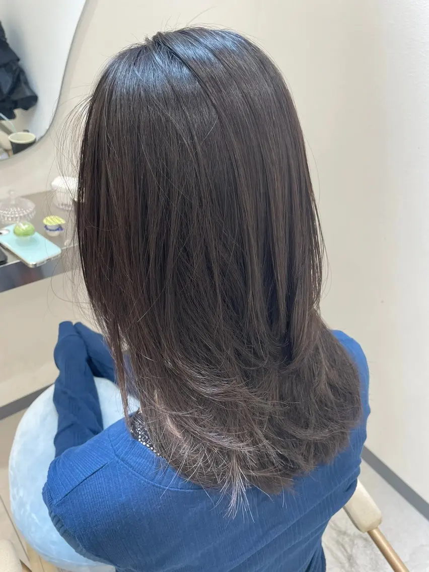 ミディアム カット N°Elune RINNAのヘアスタイル