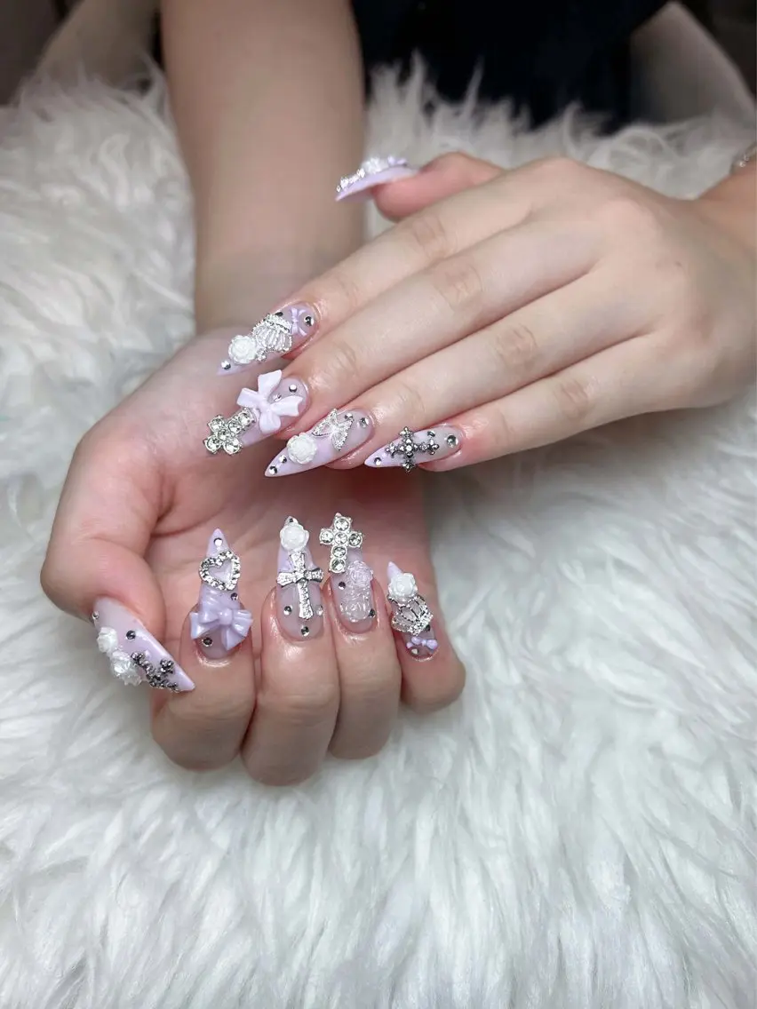 ネイル チークネイル ドット フレンチネイル グラデーション ハート Eli Muse 新宿ネイルのネイルデザイン