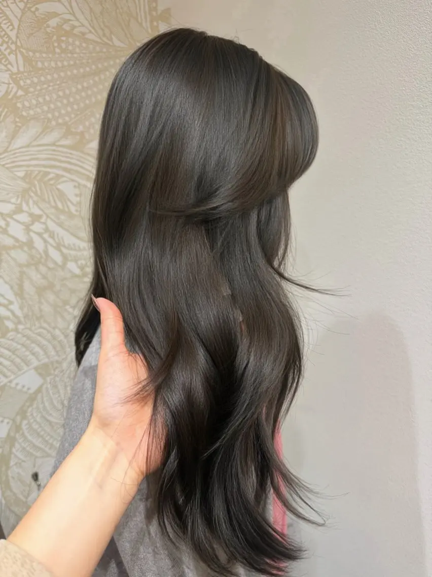 ロング 顔周りカット レイヤーカット カット ヘアカラー 川上 華央のヘアスタイル