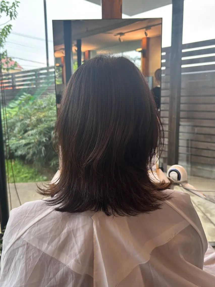 ミディアム レイヤーカット 飯島 真心のヘアスタイル