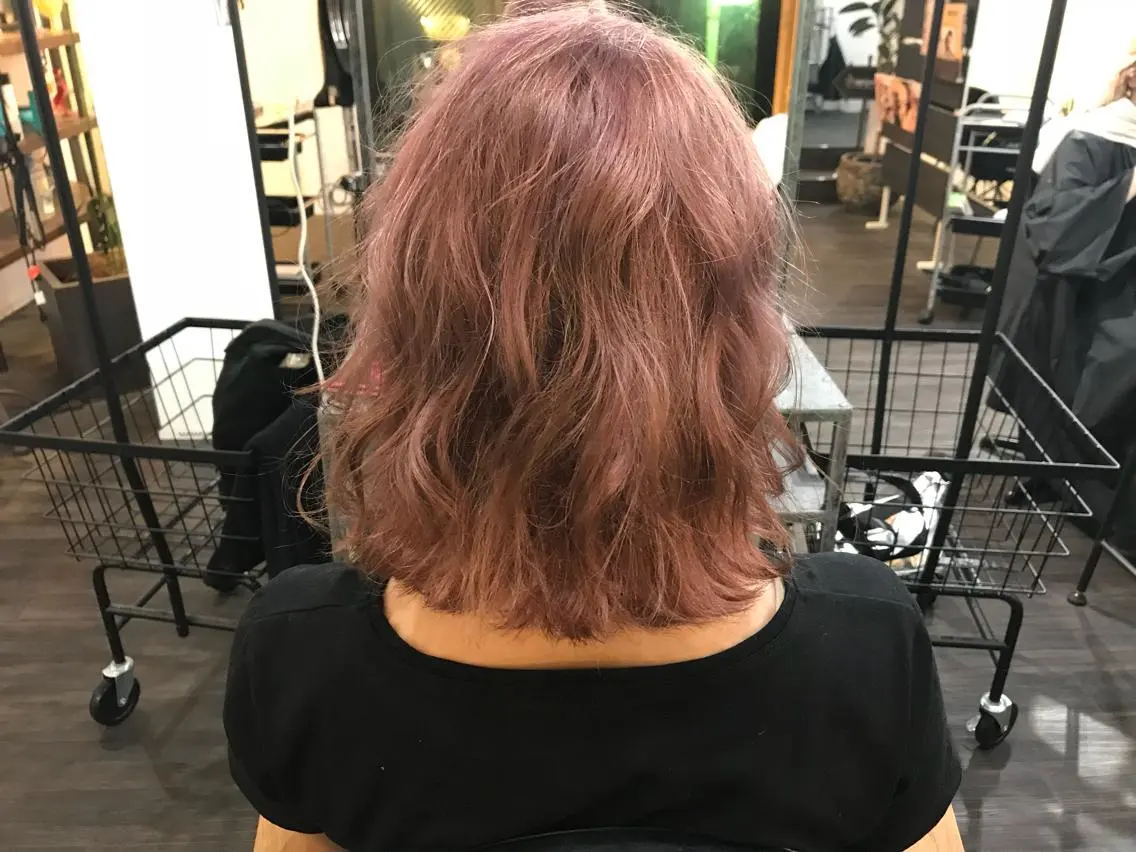 ミディアム カラー ベージュカラー ピンクカラー ピンクベージュ WEST OLAND 安藤のヘアスタイル