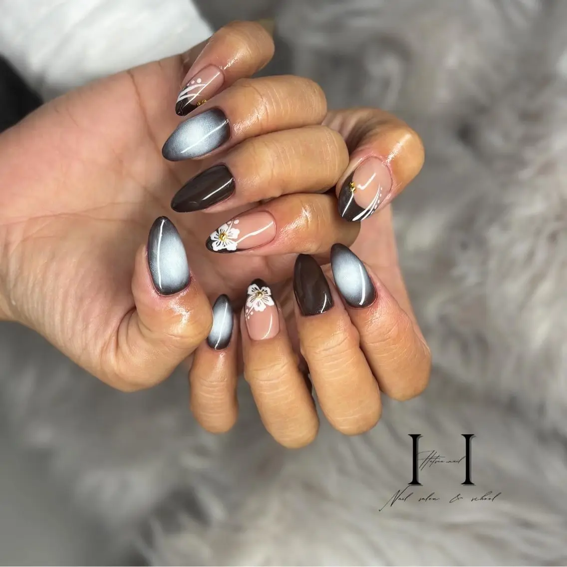 ネイル チークネイル HatsuuNail salonアリスのネイルデザイン