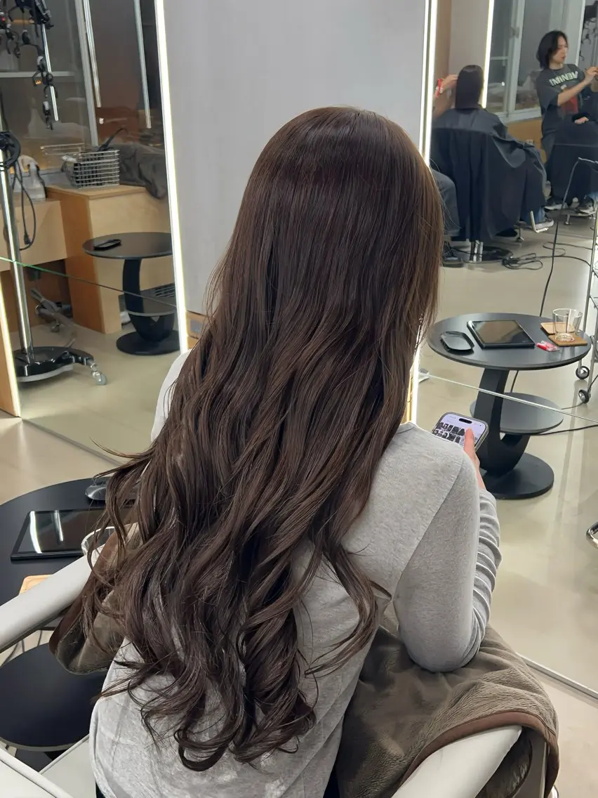 カラー 渡辺 愛里のヘアスタイル