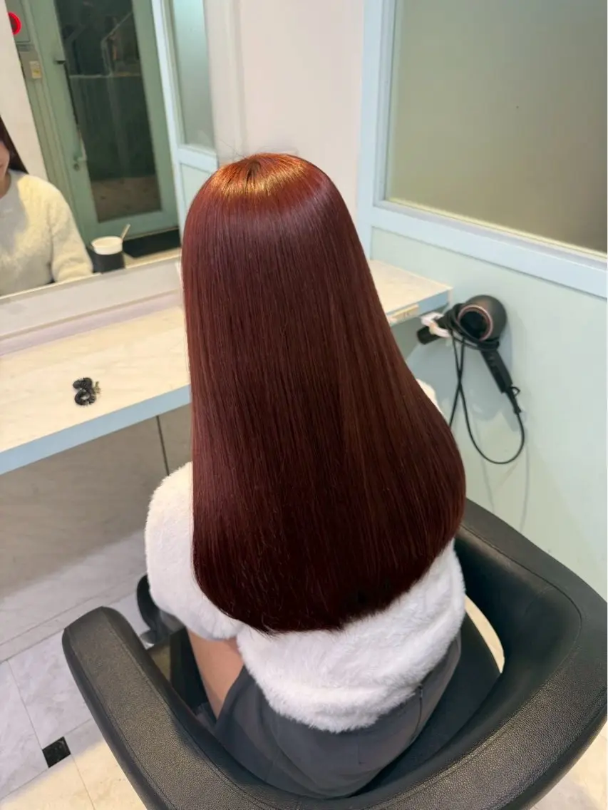 ミディアム カラー ヘアアレンジ ヘアカラー トリートメント 🌈くれは🎨デザイ ン🌟ダメージレスのヘアスタイル