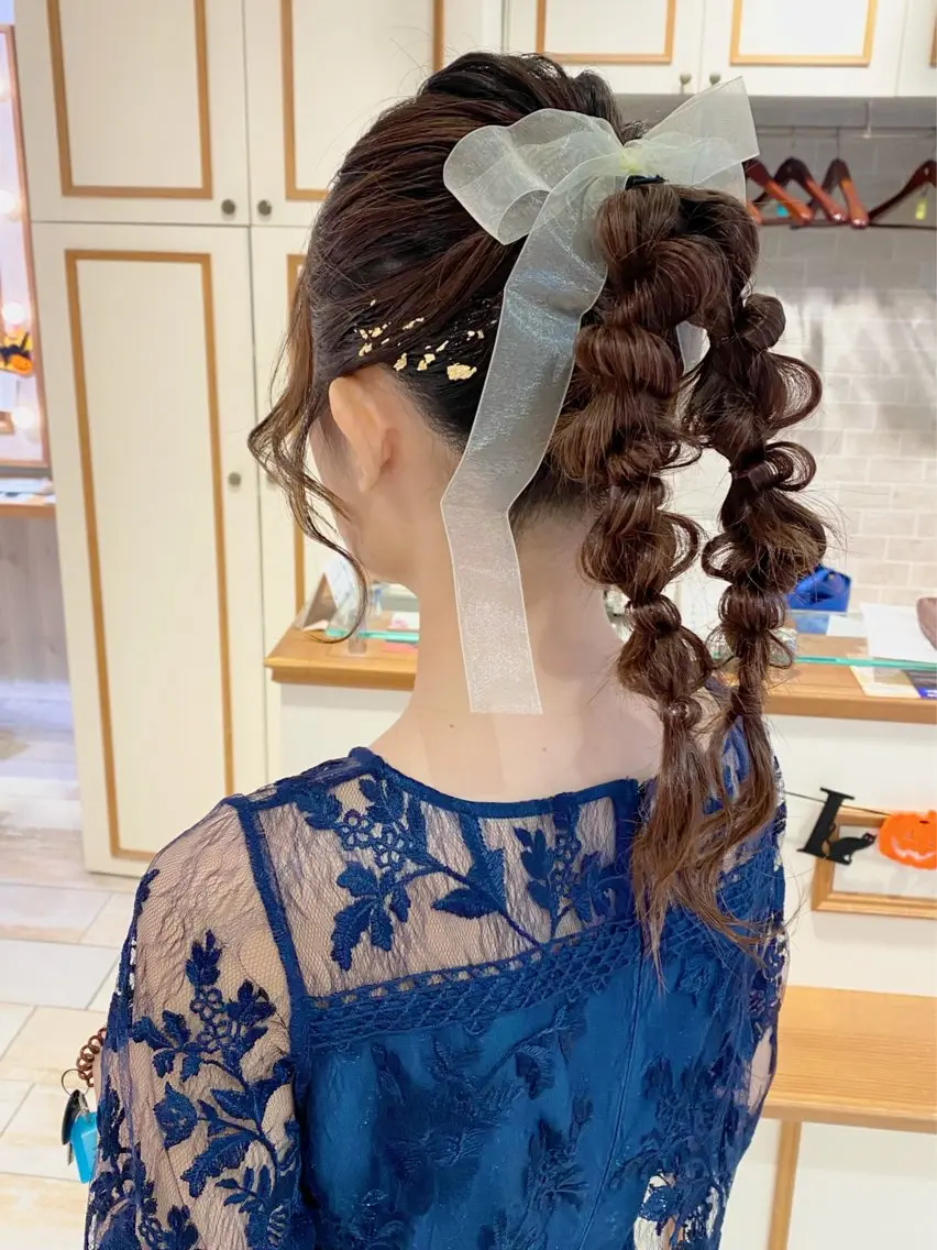 セミロング ヘアセット 🌸小島友梨香🌸 ブリーチカラーのヘアスタイル