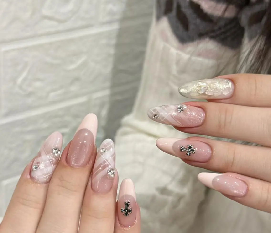 ネイル ハンドネイル エリ🫧 nail池袋東口のネイルデザイン