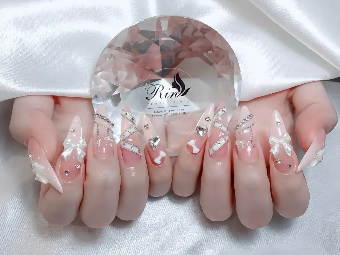 ネイル オーロラネイル チークネイル 桜ネイル クリアネイル ドット ハンドネイル Rin Nail Shinokuboのネイルデザイン