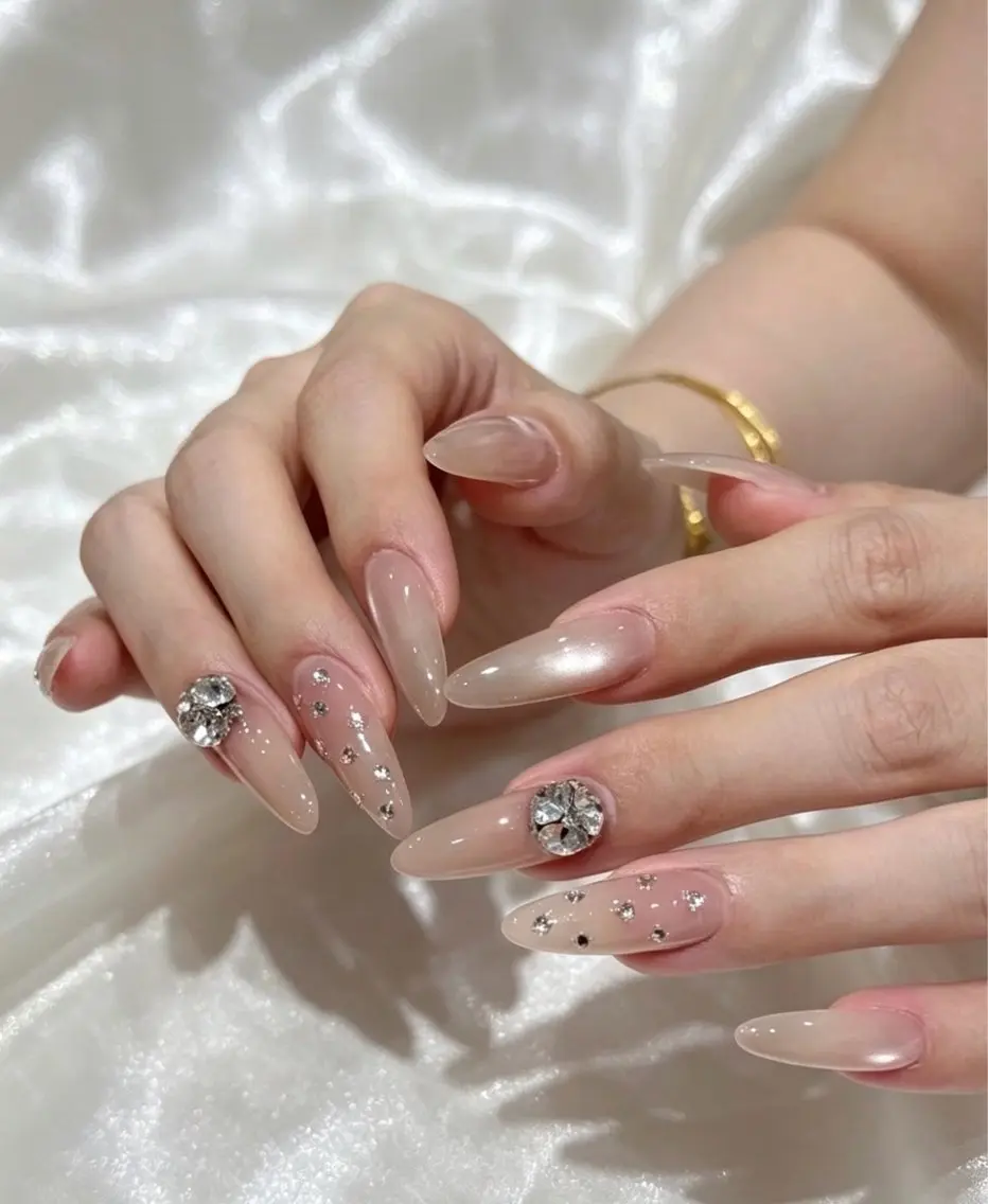 ネイル フレンチネイル ラメ(グリッター) ラメグラデーション マグネットネイル 持ち込み Unicorn Nail原宿表参道のネイルデザイン