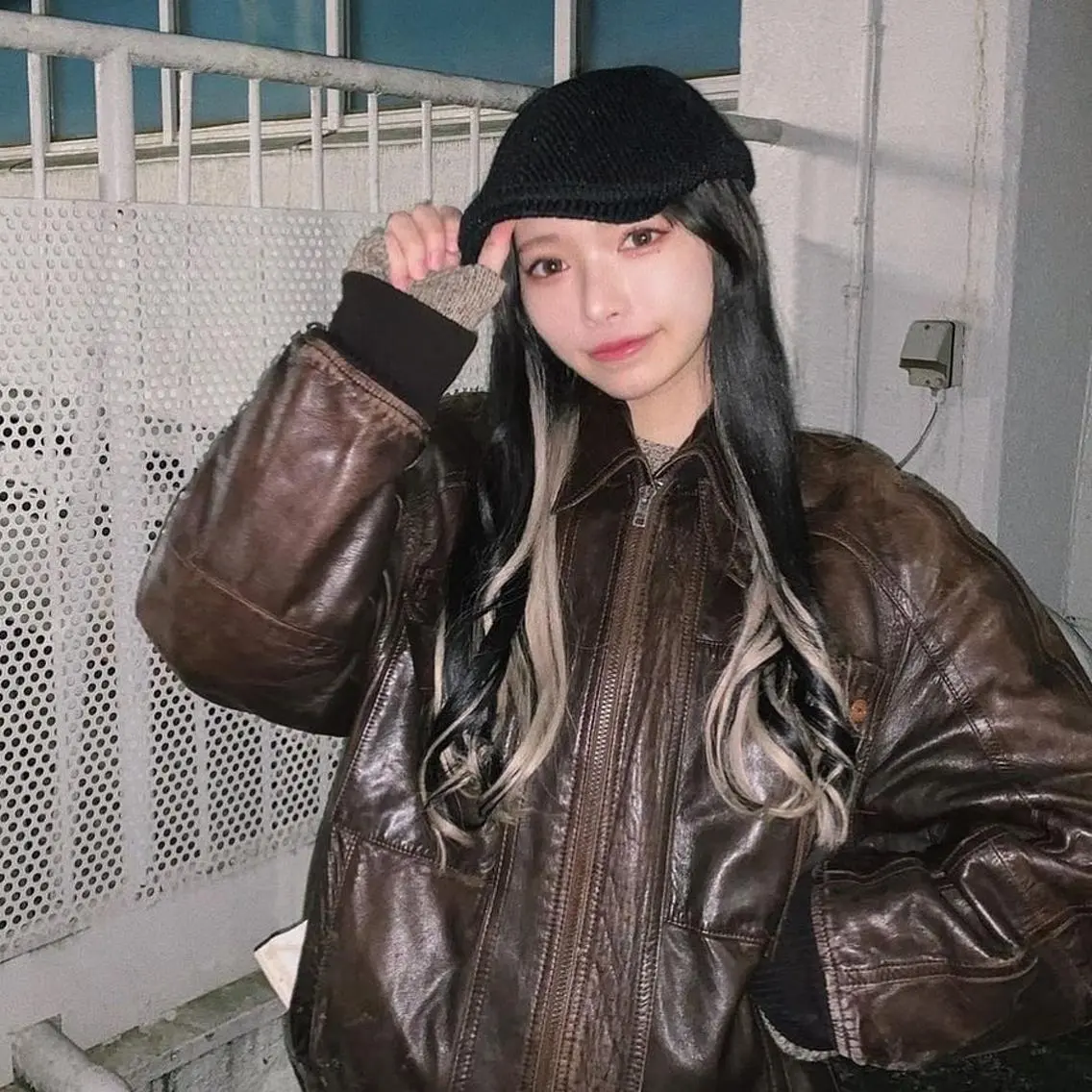 ショート カラー シールエクステ インナーカラー エクステ ショートヘア ウルフカット カット ヘアカラー エクステ 失敗したくない人へ ハイトーン美容師のヘアスタイル
