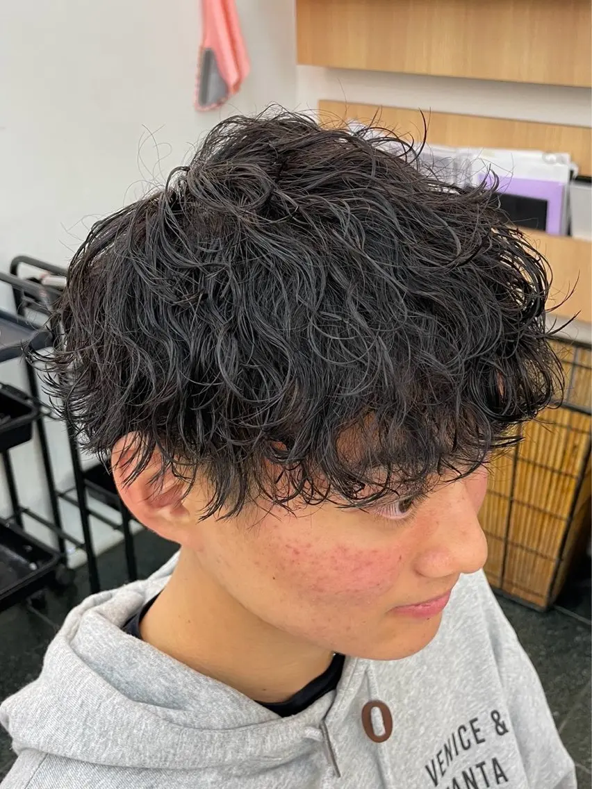 ショート パーマ メンズ カット パーマ トリートメント 💇🏻‍♂️パーマ ニキ✨本田龍斗のヘアスタイル