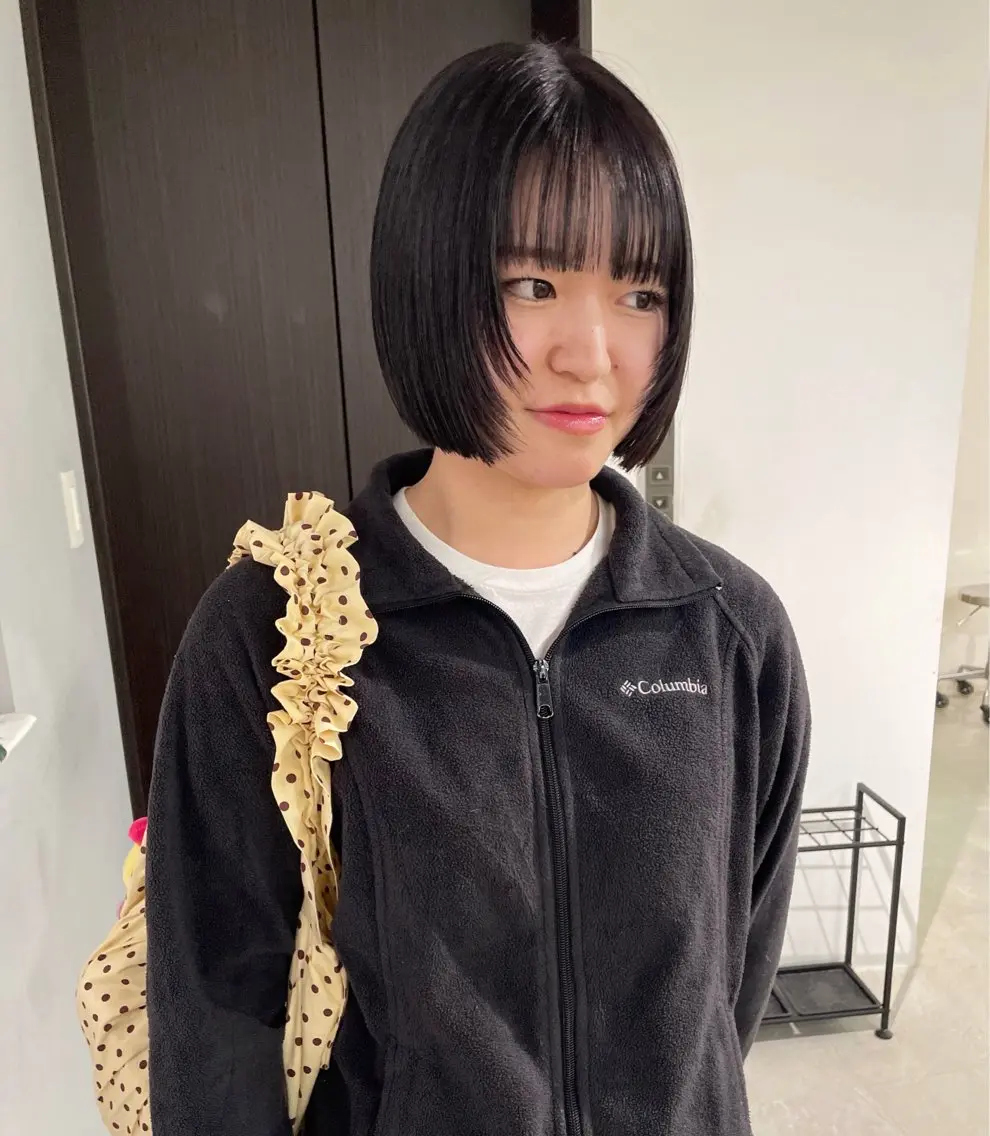 ショート カラー ボブレイヤー 透明感カラー ラベンダーカラー ラベンダーグレー ボブ カット ヘアカラー トリートメント MIU/ルーツカラー 顔まわりレイヤーのヘアスタイル