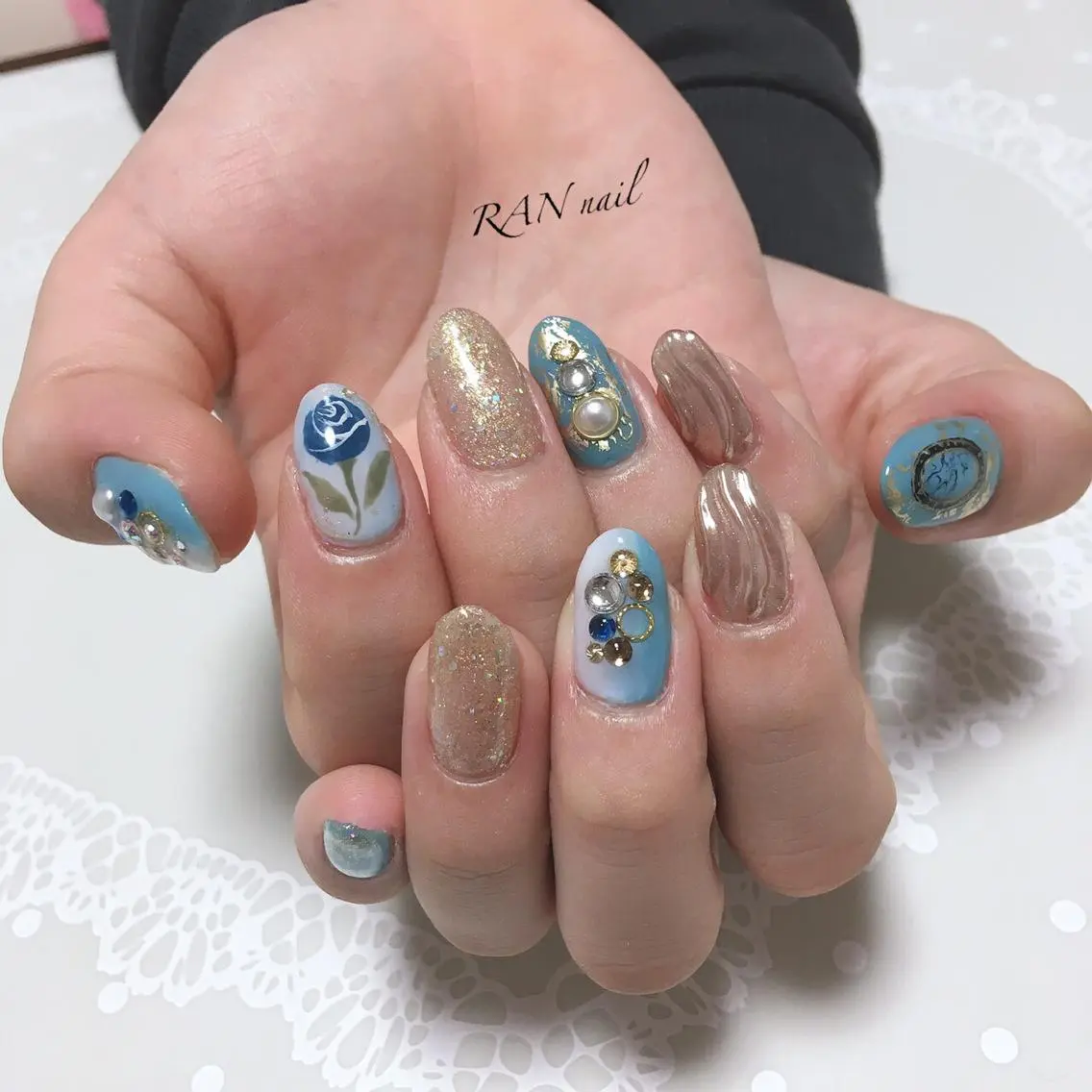 ネイル フットネイル キラキラネイル 持ち込み オフィスネイル 夏ネイル ハンドネイル フットネイル RAN nailのネイルデザイン