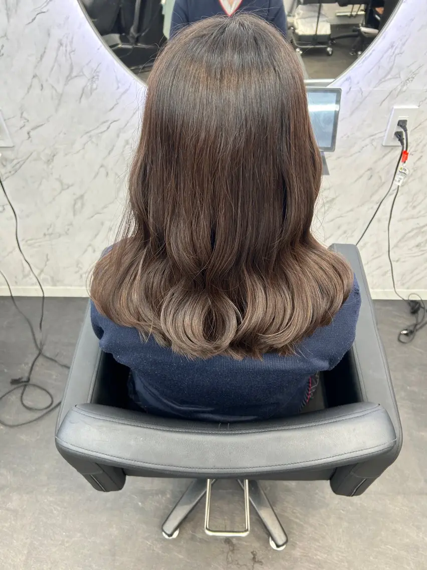 セミロング カラー 透明感カラー グレージュ ヘアカラー トリートメント カット¥1100 ✂️MIUのヘアスタイル