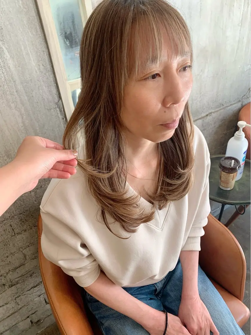 ロング レイヤーカット カット 鈴木 優美のヘアスタイル
