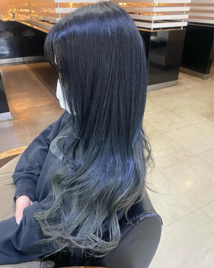 ロング カラー ヘアアレンジ グラデーションカラー 烏山 達也のヘアスタイル