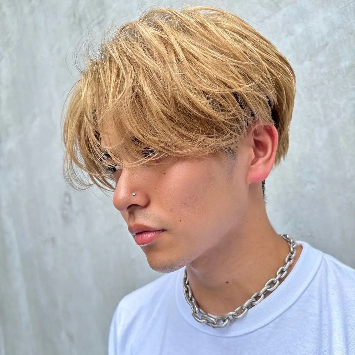 ミディアム カラー メンズ メンズブリーチ センターパート ブリーチ カット ヘアカラー トリートメント 💈原宿指名No.1 センターパート💈のヘアスタイル