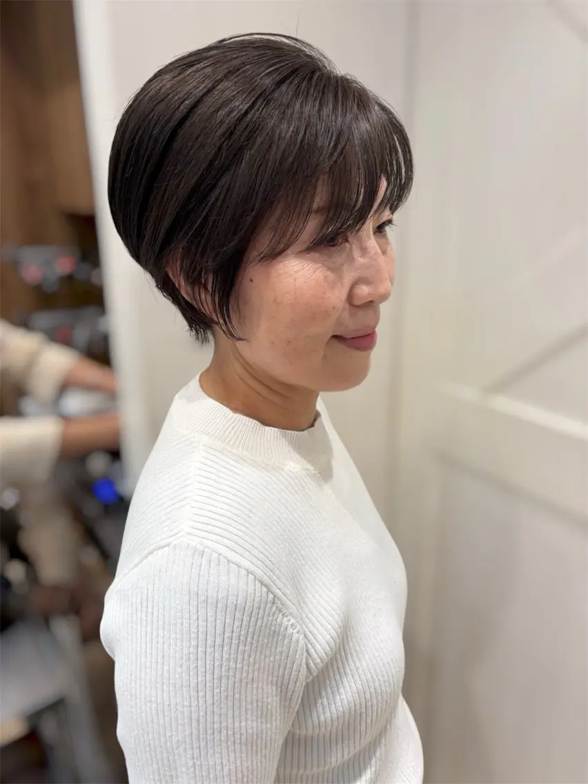 ショート カット あやか 白髪ぼかしハイライトのヘアスタイル