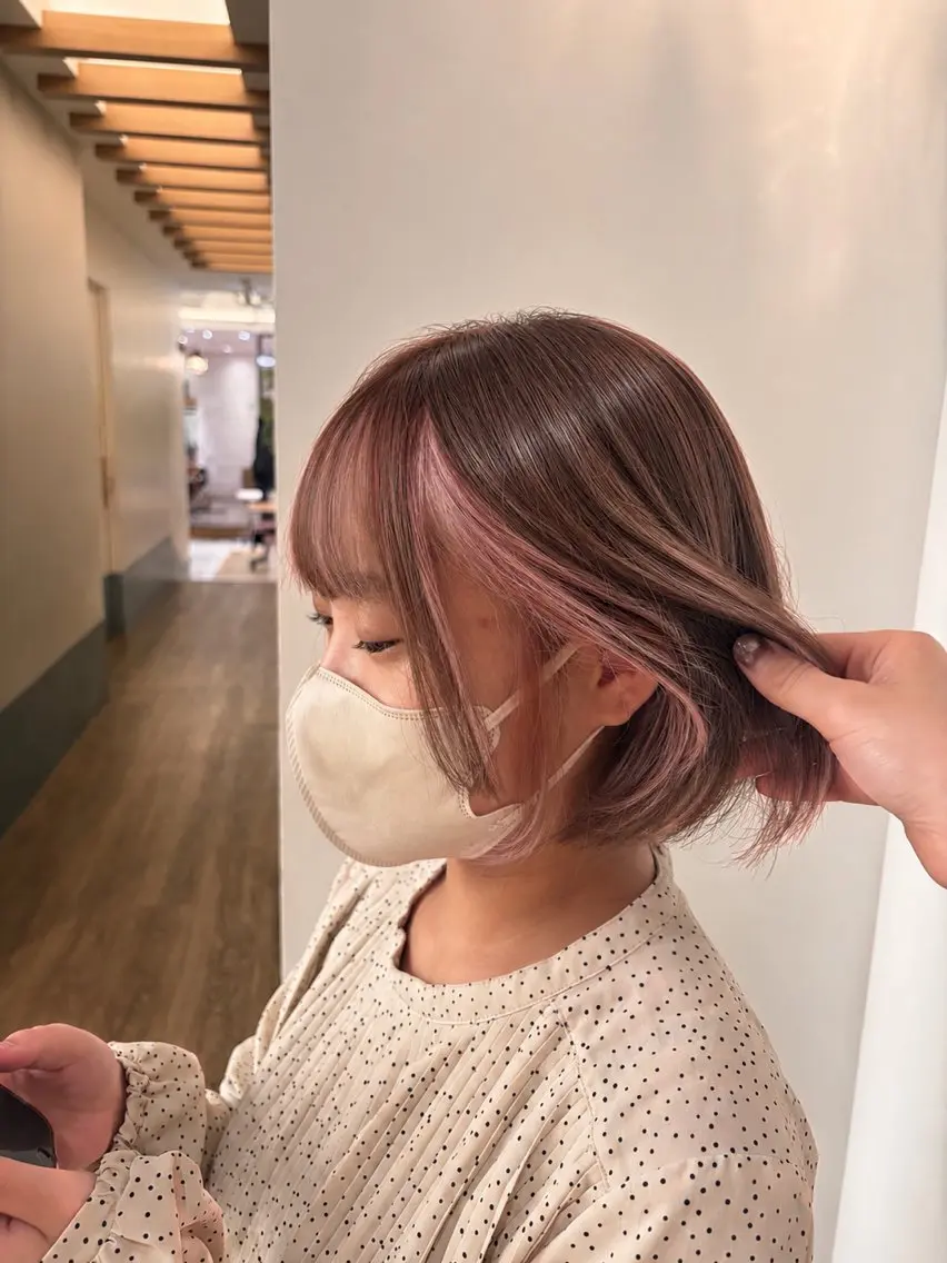 ショート カラー 切りっぱなしボブ ベージュカラー ブラウンカラー ブラウンベージュ ダブルカラー ヘアカラー ヒナ/酸性ストレート ・艶カラー🌿のヘアスタイル