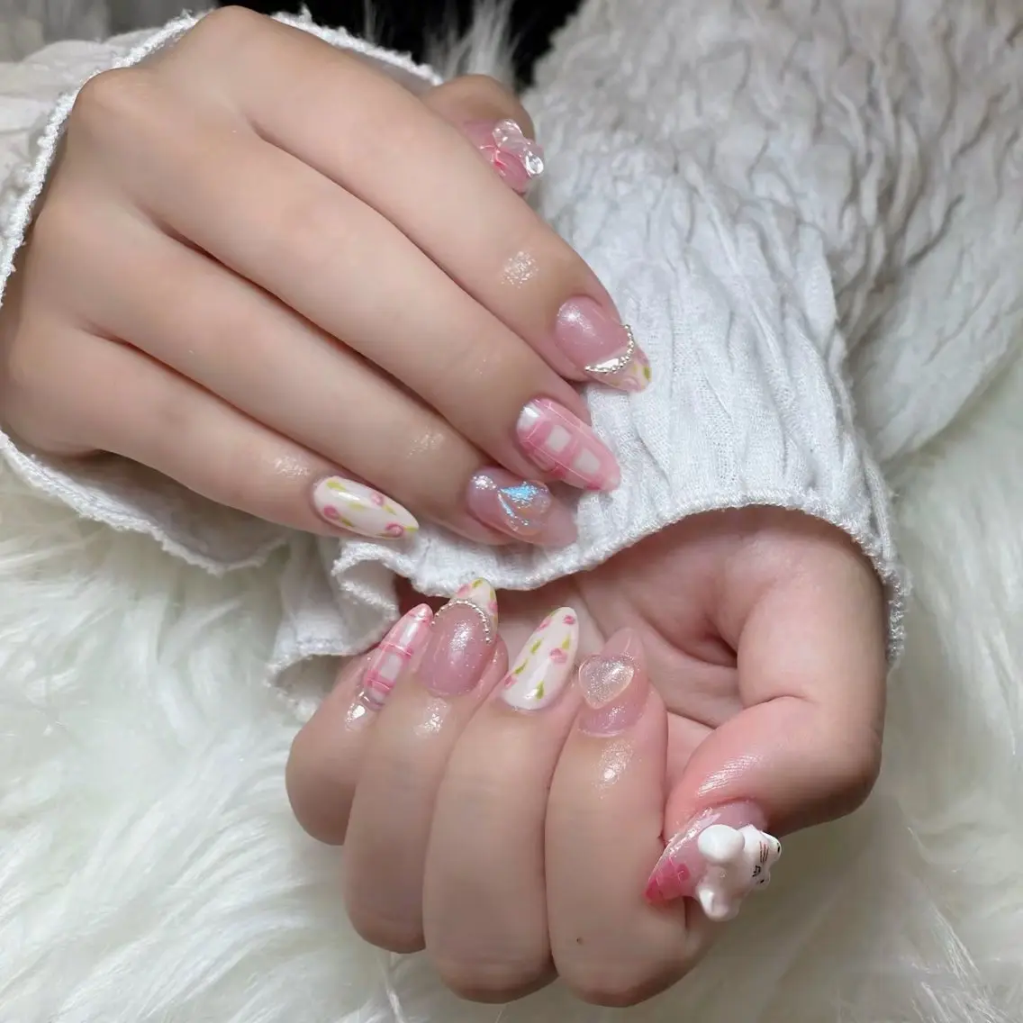 ネイル チークネイル フレンチネイル グラデーション キラキラネイル 韓国ネイル HIKARIHANA NAILのネイルデザイン