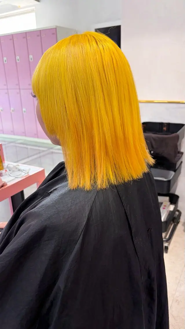 ショート カラー ダブルカラー イエローカラー ヘアカラー レイン🌏🍀 透明感/ハイトーンのヘアスタイル