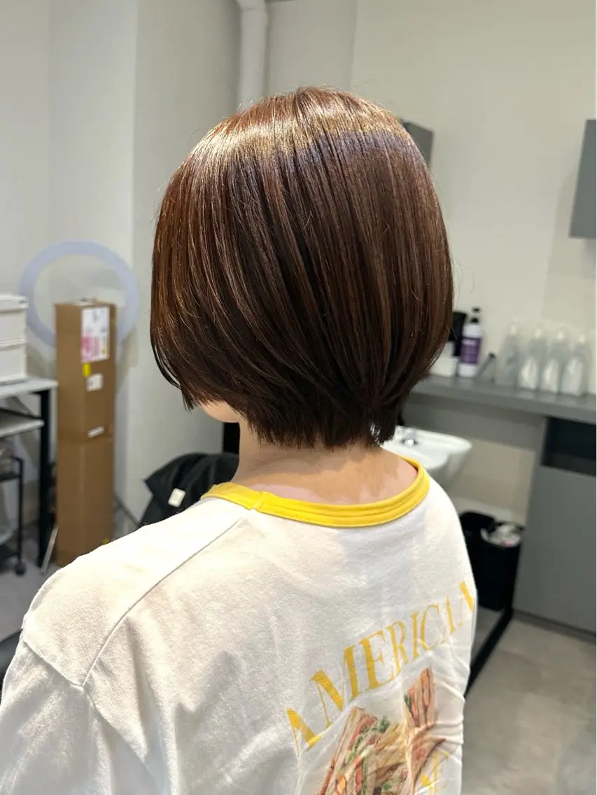 ショート ﾚｲﾔｰ/ﾊｲﾄｰﾝ WAKANAのヘアスタイル