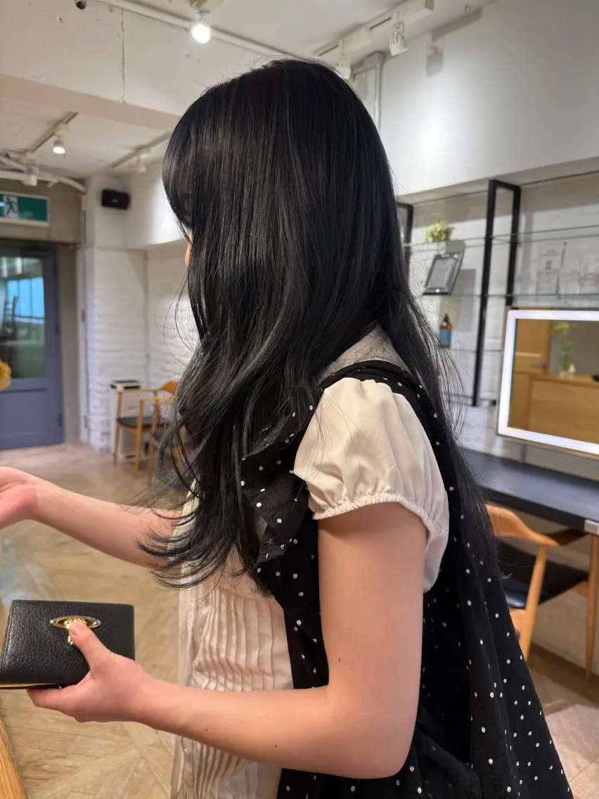 ロング 透明感カラー ミント🤍エリコのヘアスタイル