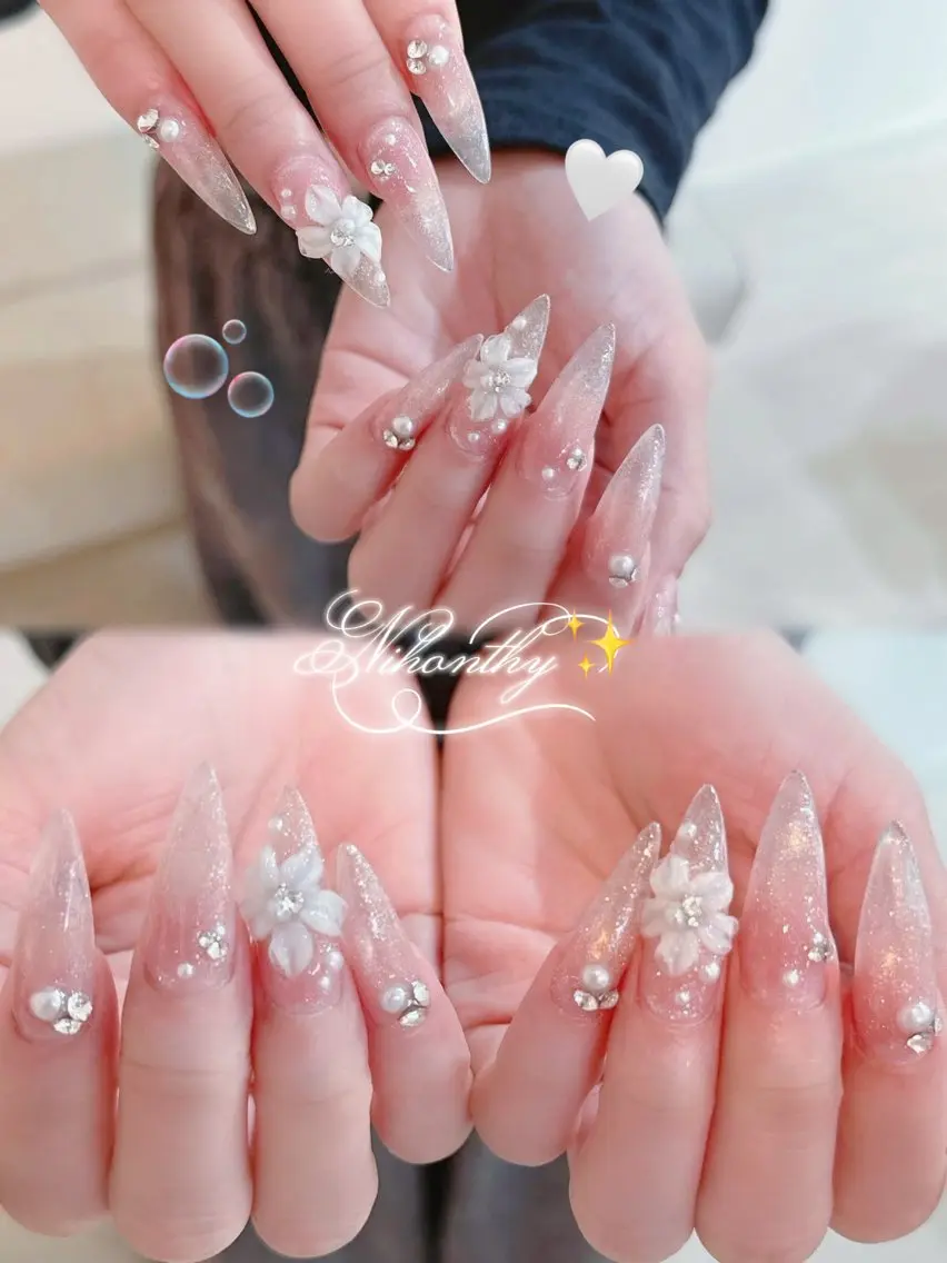 ネイル チークネイル ドット フットネイル フレンチネイル グラデーション ハンドネイル ハンドケア Nihonthy Nail 新宿のネイルデザイン