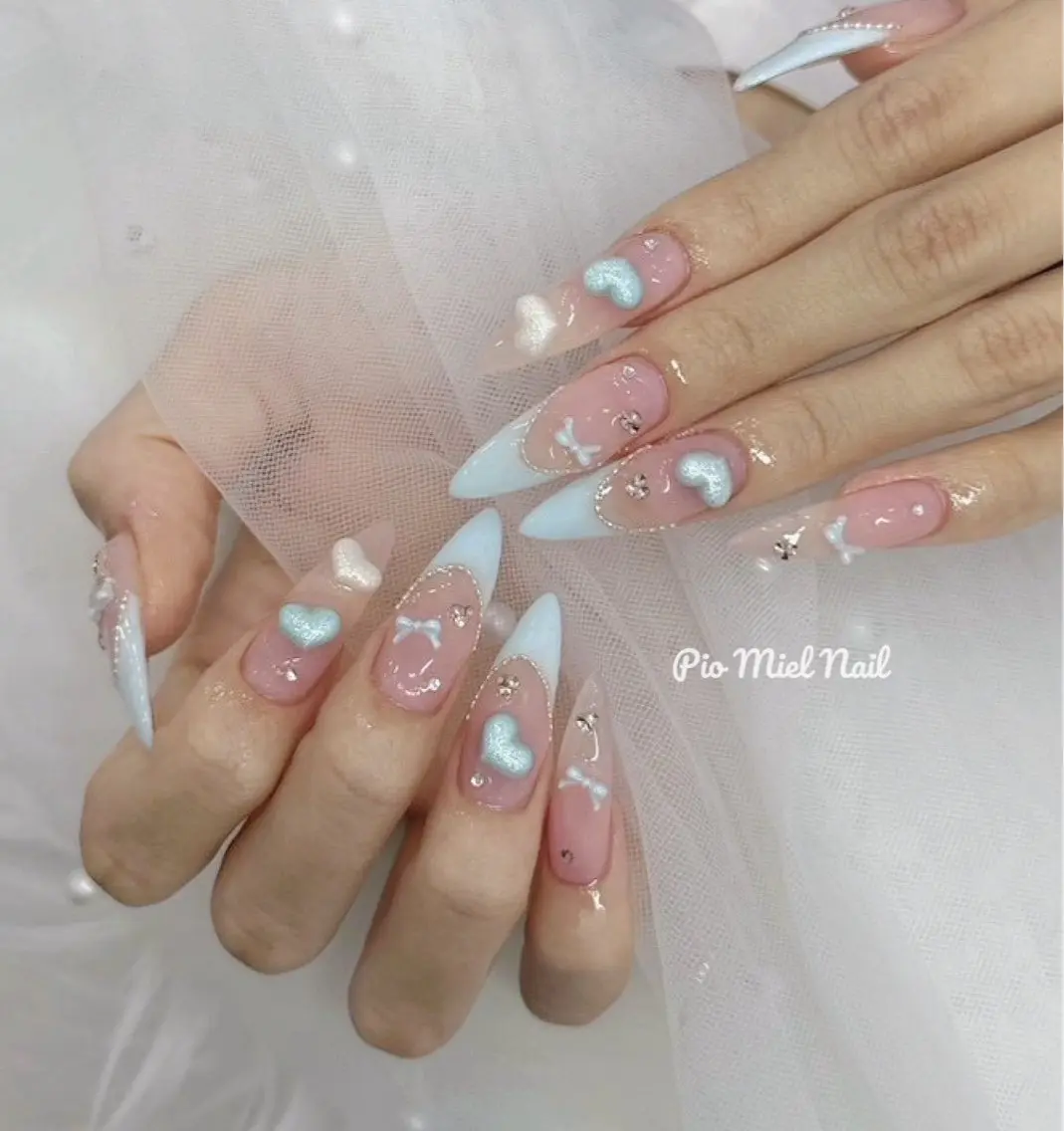 ネイル ブルー フレンチネイル ガーリー ハート ピンク ハンドネイル HANA 長さだしのネイルデザイン