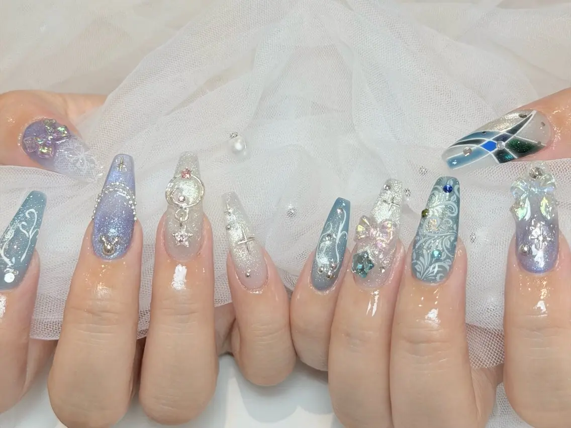 ネイル オーロラネイル フレンチネイル ジェルネイル グラデーション 韓国ネイル ハンドネイル Luci Nailのネイルデザイン