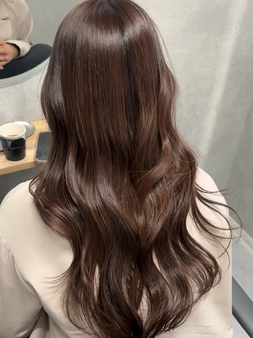 ロング 韓国風ヘア レイヤーカット カット ヘアカラー トリートメント 透明感カラー/レイヤ ー/顔まわり/辻部のヘアスタイル