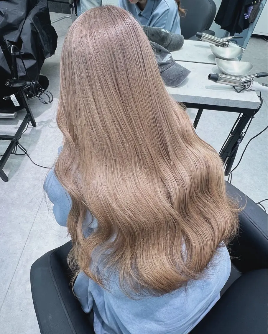 ロング カラー アッシュ ベージュカラー ブリーチ ブロンド ブロンドベージュ 💍モテる艶髪 透明感カラー💖のヘアスタイル