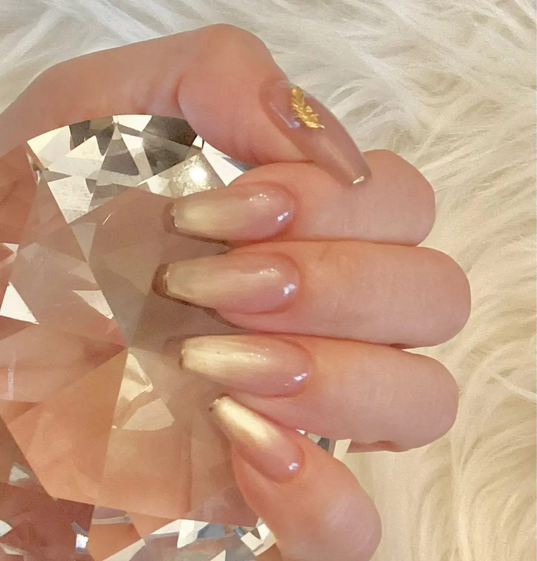 ネイル ミラーネイル ハンドネイル Éva nail MARIのネイルデザイン