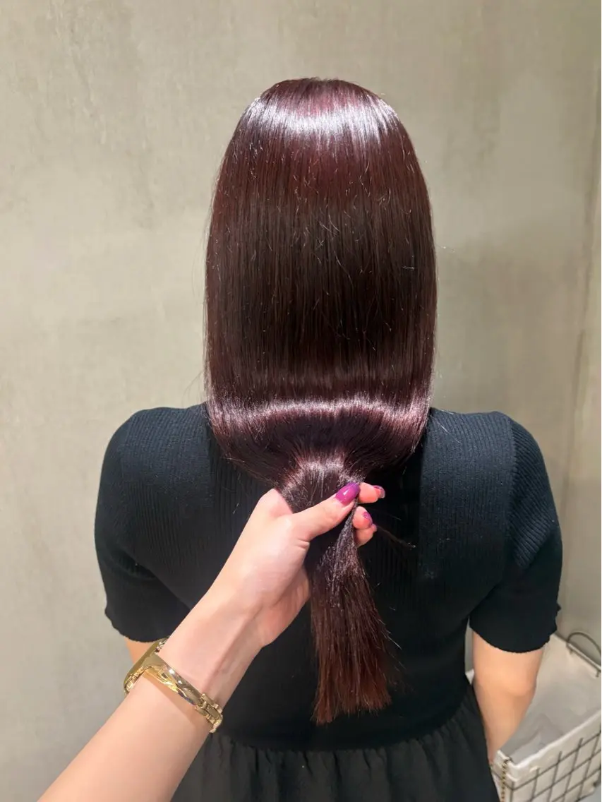 ロング カラー 吉野 新菜のヘアスタイル