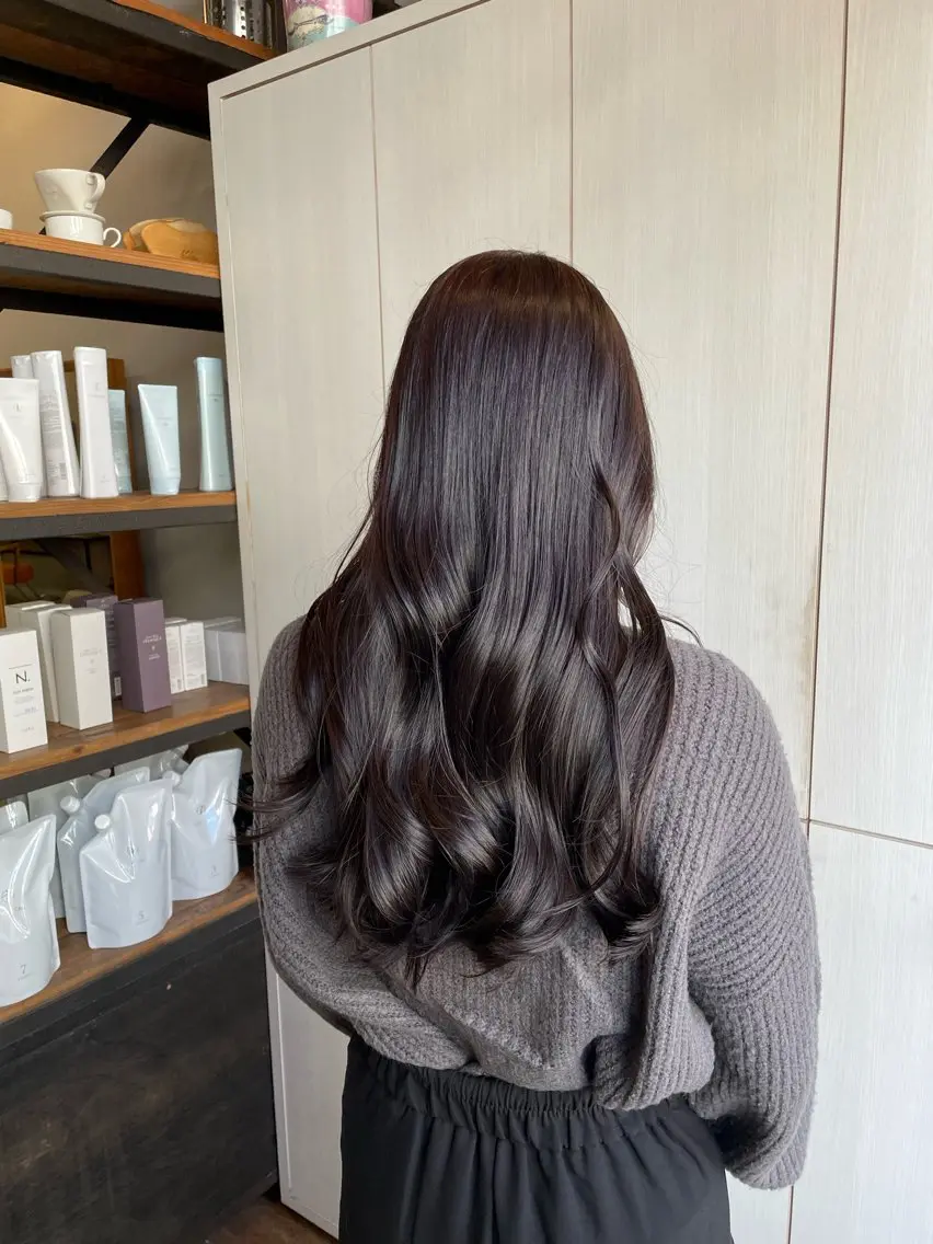 ロング ヘアカラー オオシマ ミユのヘアスタイル