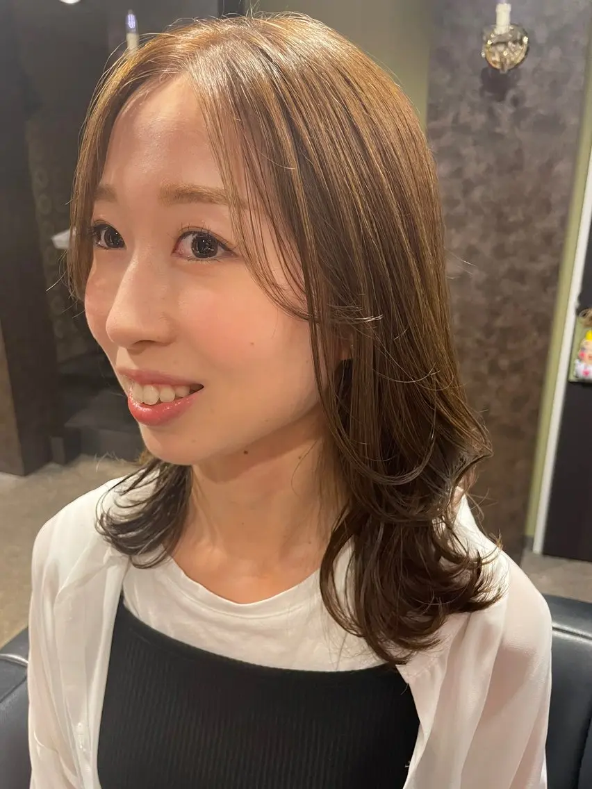 ミディアム カラー カット ヘアカラー トリートメント 花木 志穂のヘアスタイル