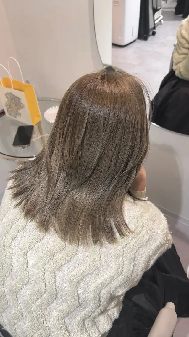 ミディアム カラー 近藤 若菜のヘアスタイル