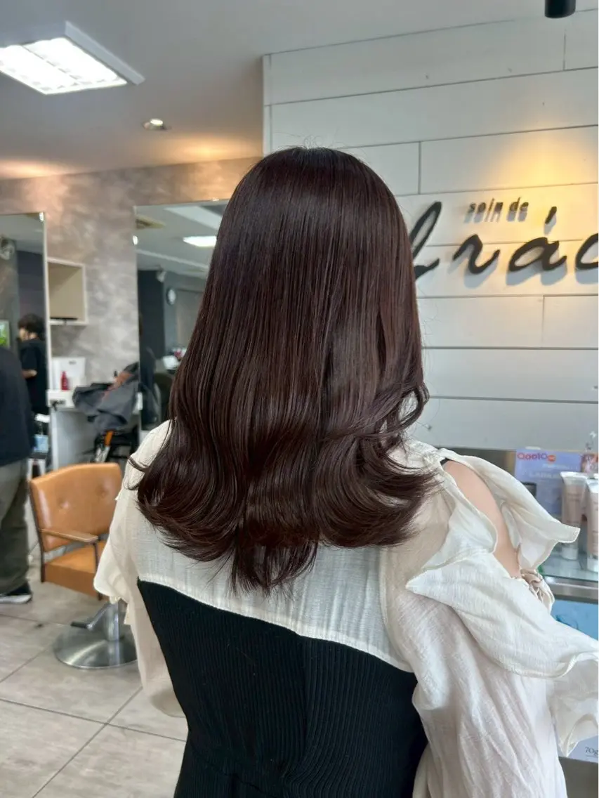 セミロング カラー ヘアカラー 西岡 英菜のヘアスタイル