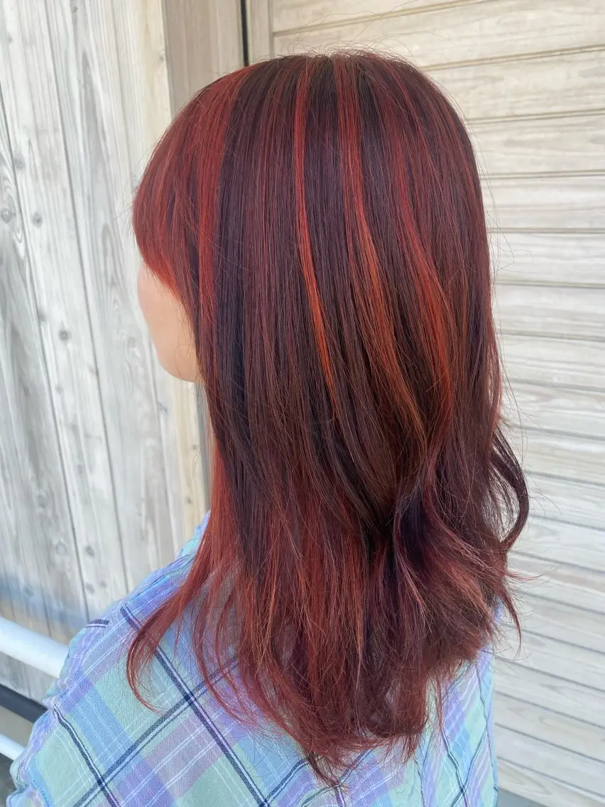 ミディアム ハイライト 山西 真琴のヘアスタイル