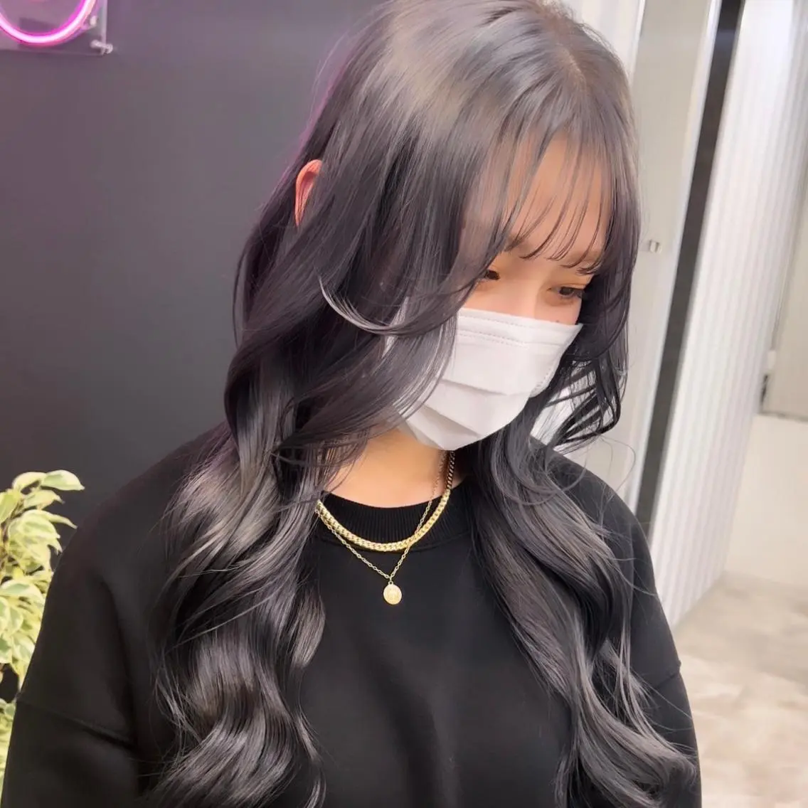 セミロング カラー シルバー ヘアカラー トリートメント Uno. 本気で ヘアに悩む方へ✨のヘアスタイル