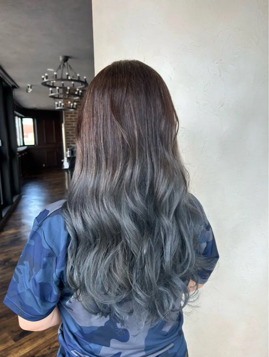 ロング カラー ヘアアレンジ カット ヘアカラー トリートメント 李奈🌼レイヤー/ 透明感カラーブリーチのヘアスタイル