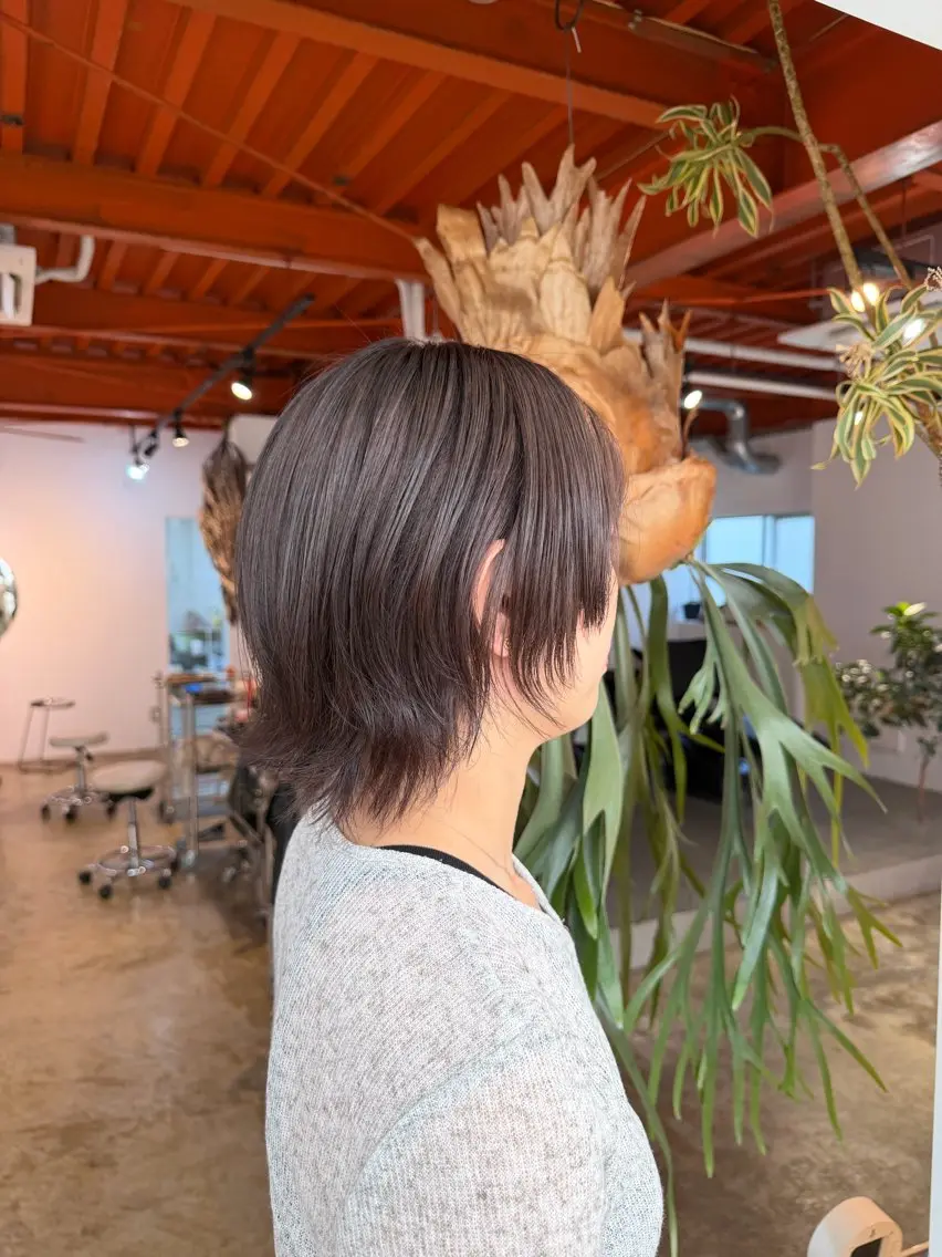 カラー 安谷 彩香のヘアスタイル