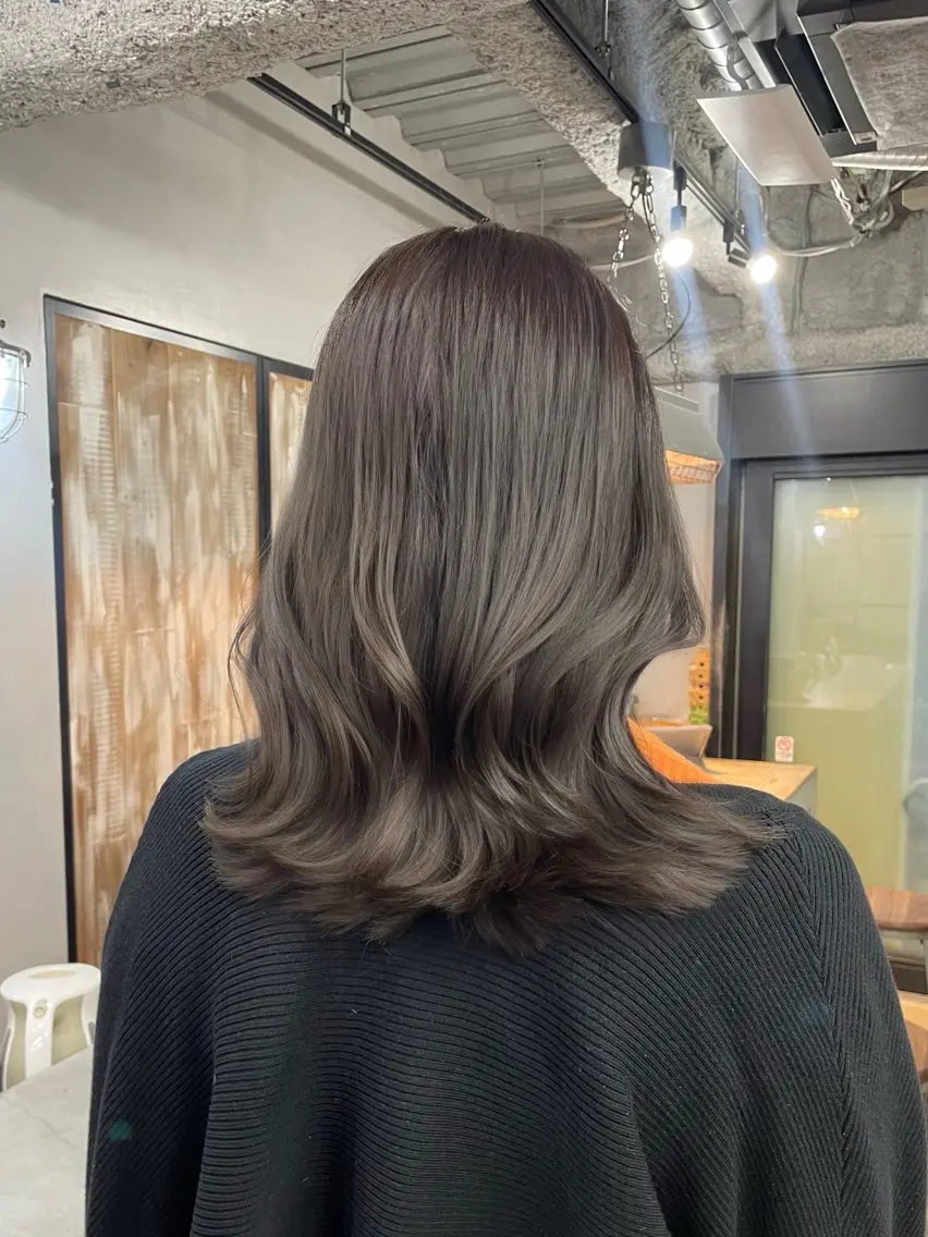 セミロング カラー カット ヘアカラー トリートメント ヘアセット 新宿/韓国ヘア/ 髪質改善ストレートのヘアスタイル