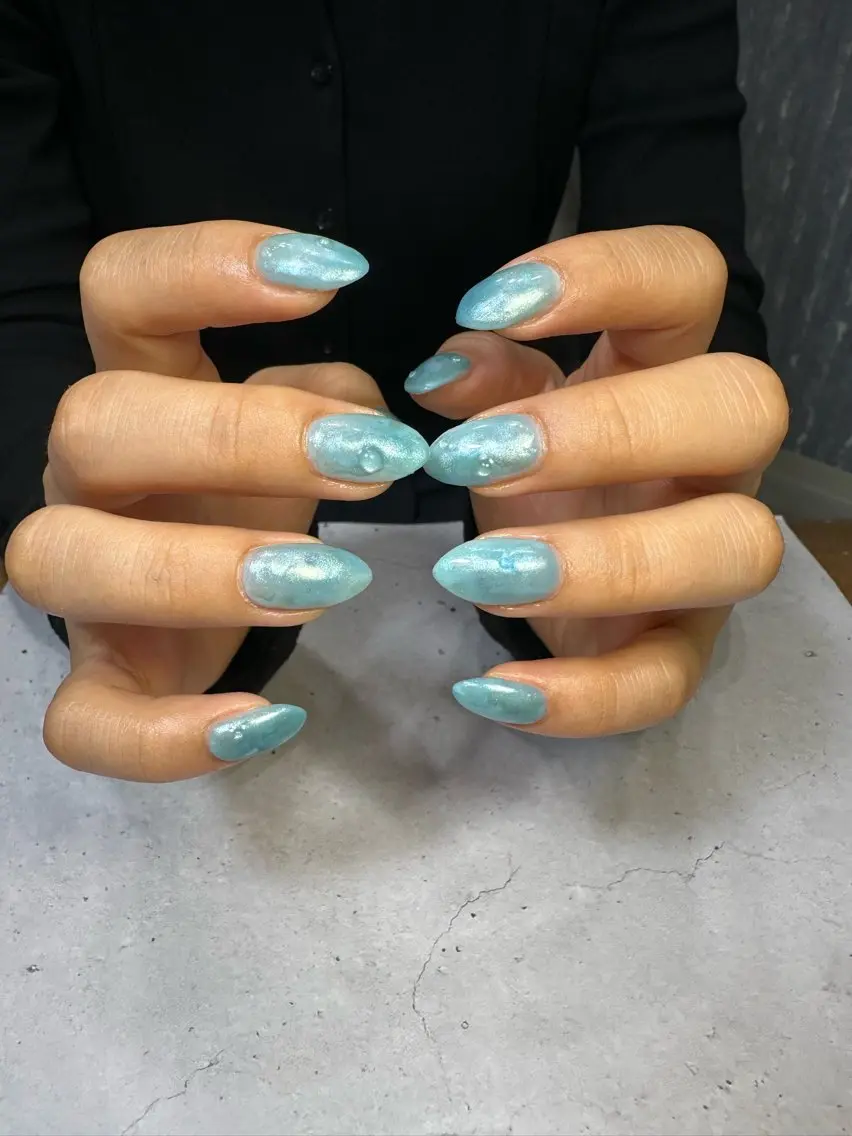 ネイル ブルー フットネイル マグネットネイル ミラーネイル ニュアンスネイル nailsalon Daphneのネイルデザイン