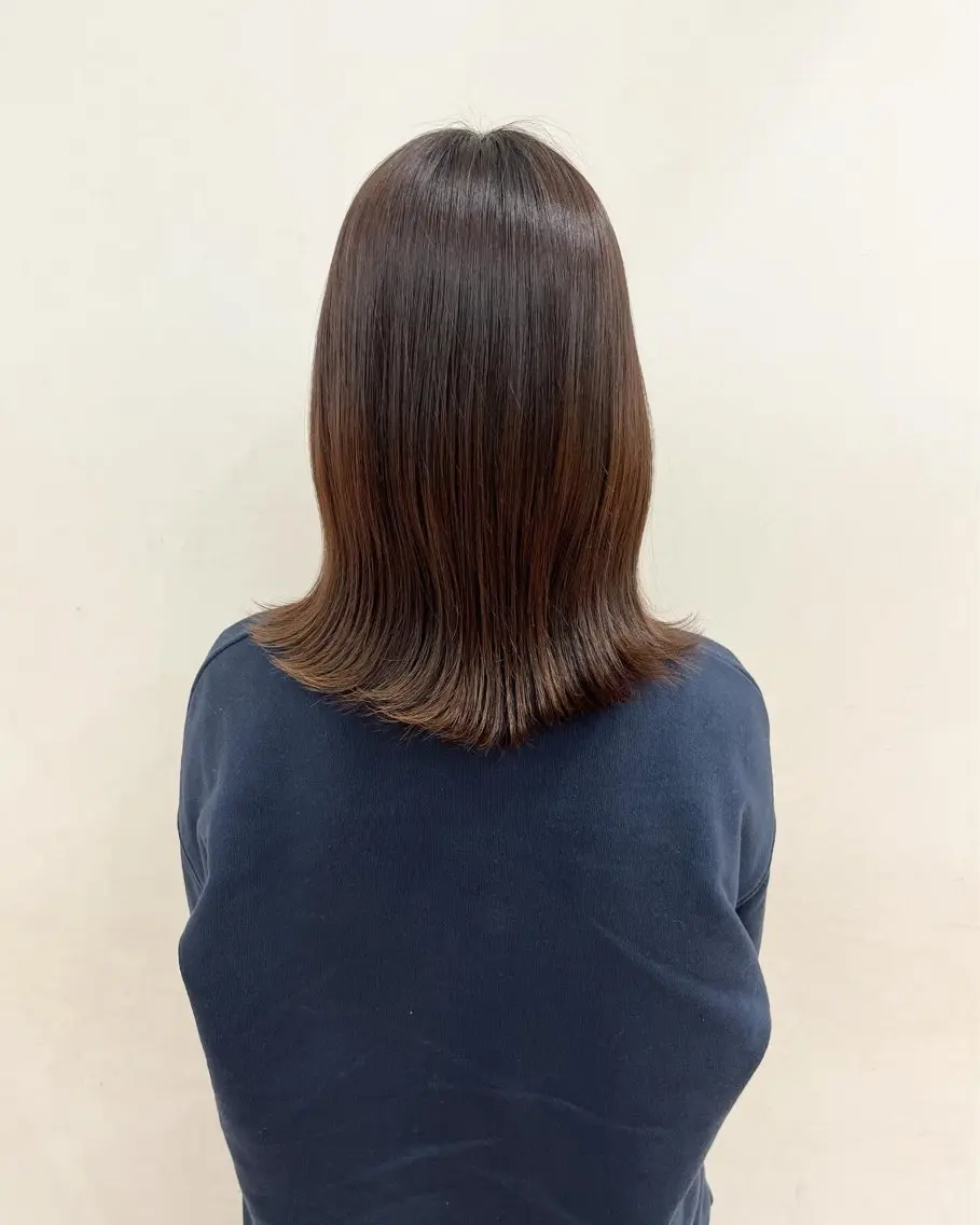 ミディアム 荒川 三希のヘアスタイル