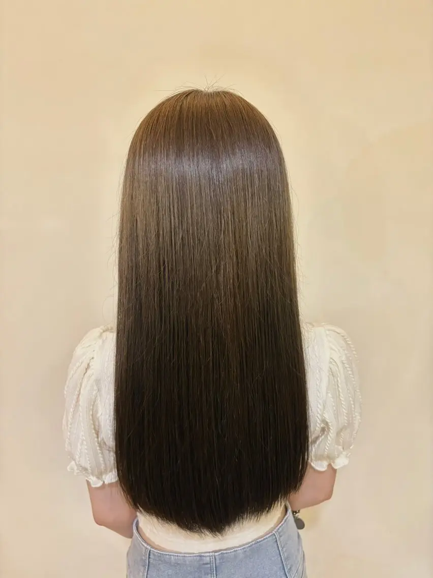 ロング カット ヘアカラー 片岡 未優のヘアスタイル