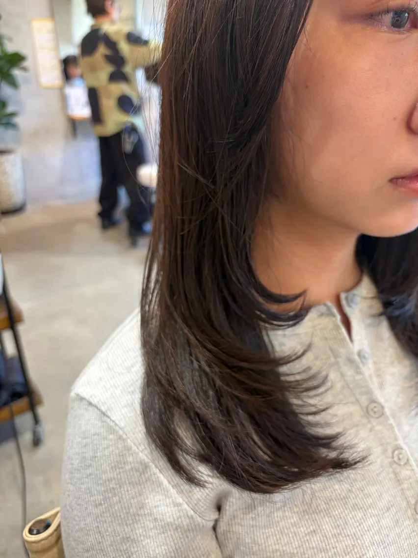 ロング カラー ベージュカラー オリーブベージュ オリーブカラー オレンジ レイヤーカット カット ヘアカラー トリートメント momoka オリーブ/ベージュのヘアスタイル